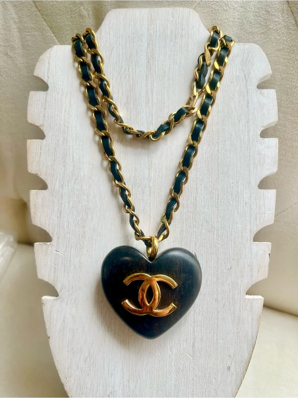 Rare🔥Chanel 1992 Large Wood heart 24K Gold Plated Hardware Necklace